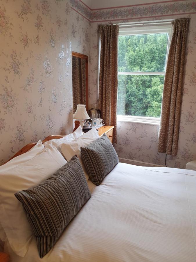 Strathmore Guest House (Adults Only) Кесвик Экстерьер фото
