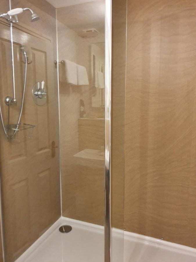 Strathmore Guest House (Adults Only) Кесвик Экстерьер фото